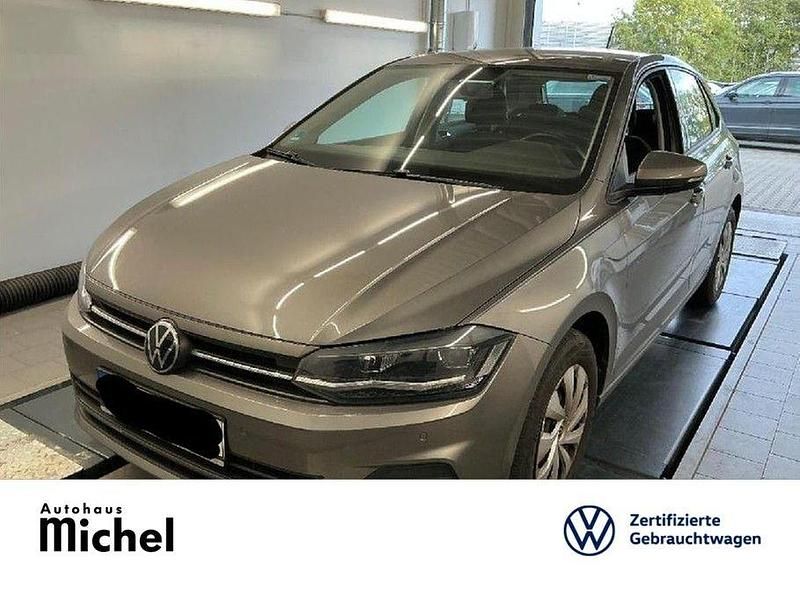 Grau Gebraucht 2021 VW Polo Comfortline Limousine | 16.430 € (Fairer Preis) - Bild 1/3
