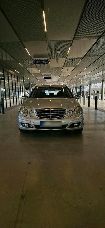 Gebraucht Mercedes E320 224 PS (164 kW) 2008 Grau Kombi