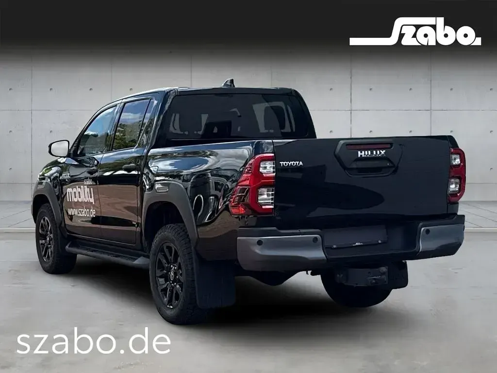 Gebraucht Toyota HiLux Basis 205 PS (150 kW) 2024 Schwarz Pickup