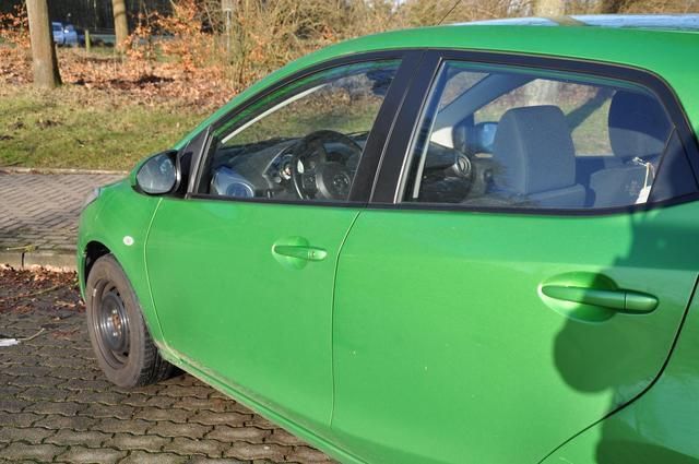 Grün metallic Gebraucht 2008 Mazda 2 Kleinwagen | 8.300 € - Bild 1/4