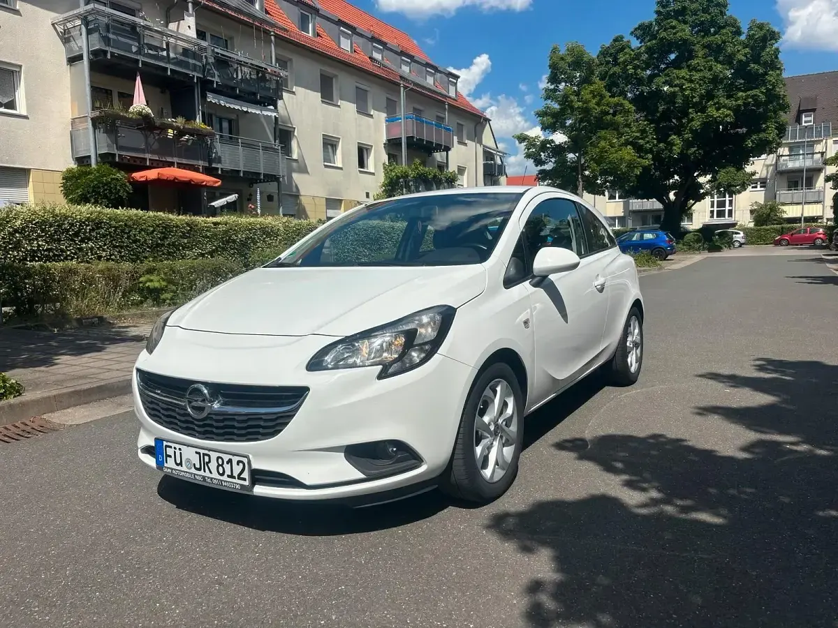 Gebraucht Opel Corsa Edition 101 PS (74 kW) 2016 Weiß Kleinwagen