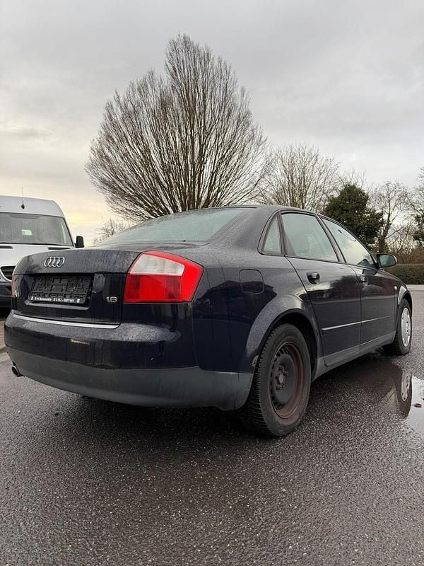 Gebraucht Audi A4 102 PS (75 kW) 2002 Blau Limousine