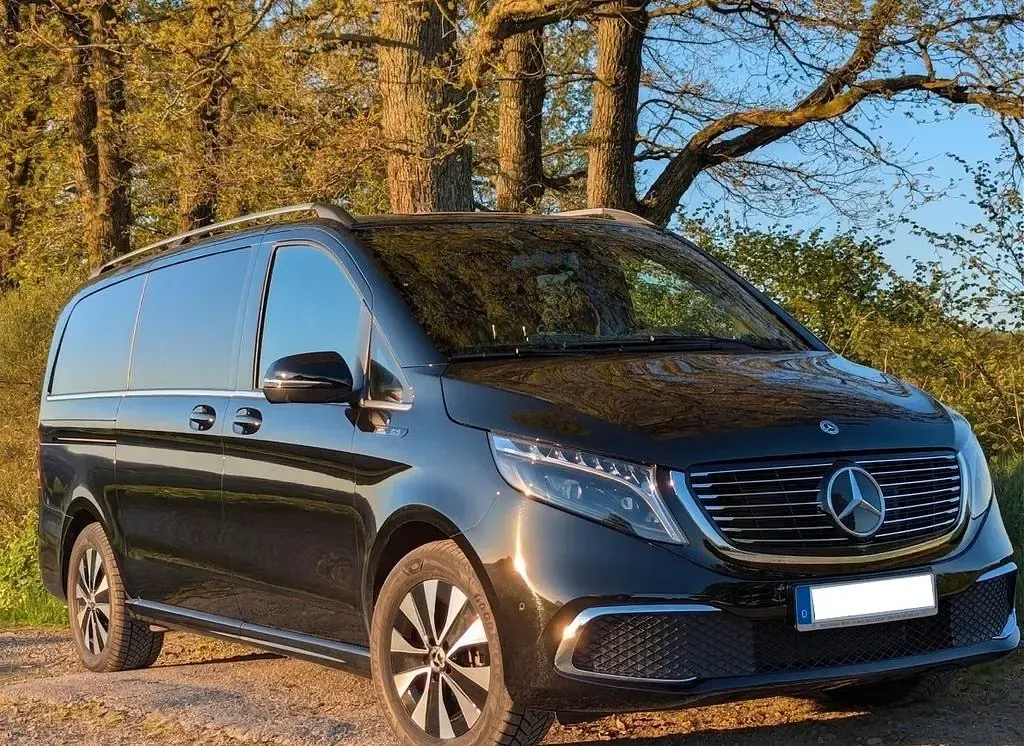 Gebraucht Mercedes EQV300 Avantgarde 150 kW (204 PS) 2022 Schwarz Van / Kleinbus