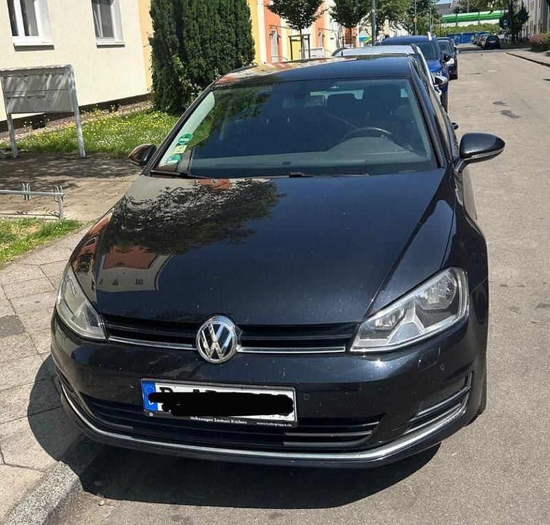 Schwarz Gebraucht 2015 VW Golf VII LOUNGE Limousine | 12.000 € (Guter Preis) - Bild 1/4