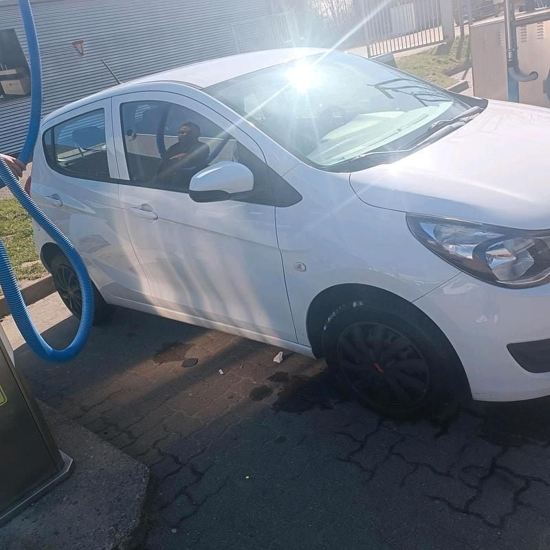 Gebraucht Opel Karl Innovation 75 PS (55 kW) 2016 Weiß Kleinwagen