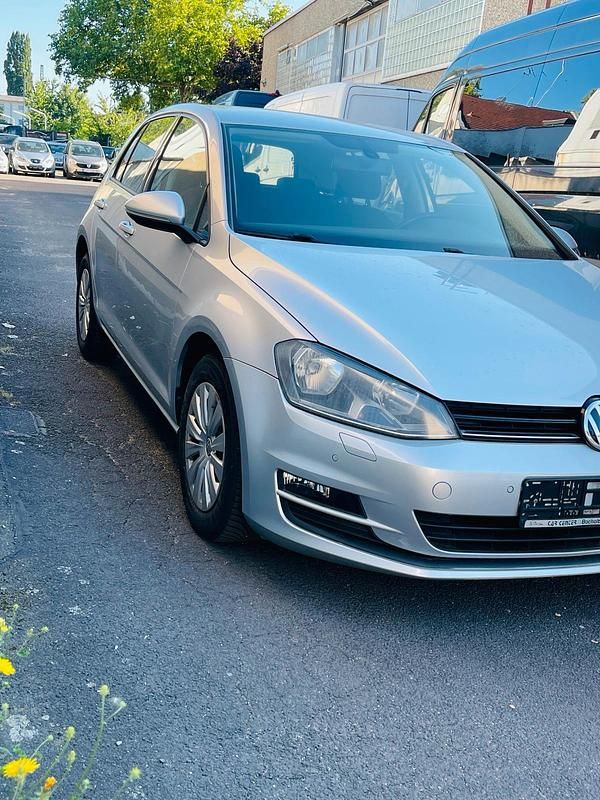 Silber Gebraucht 2013 VW Golf VII Limousine | 6.899 € (Fairer Preis) - Bild 1/4