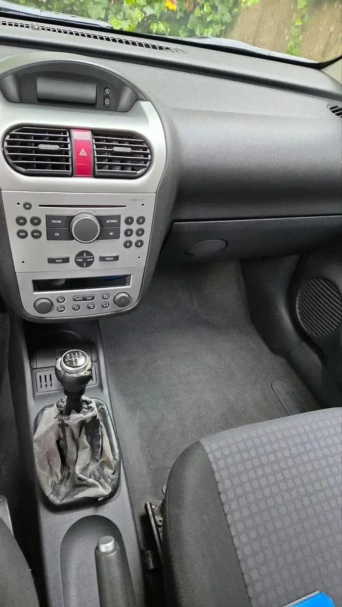 Brugt Opel Corsa 60 HK (44 kW) 2005 Blå Hatchback