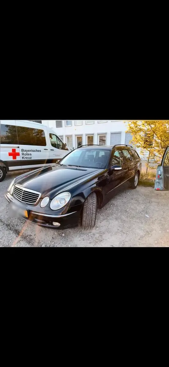 Usata Mercedes E320 224 CV (164 kW) 2004 Nero Station wagon