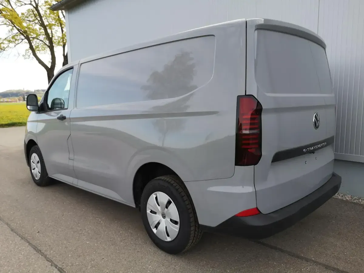 Neu VW T7 100 kW (136 PS) 2026 (stone grey) Van