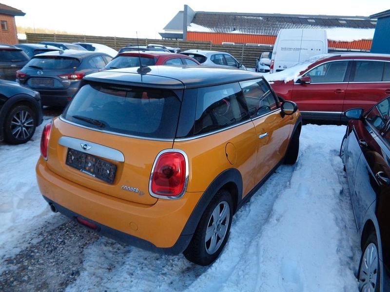 Usata Mini Cooper D 116 CV (85 kW) 2014 Arancione Utilitaria