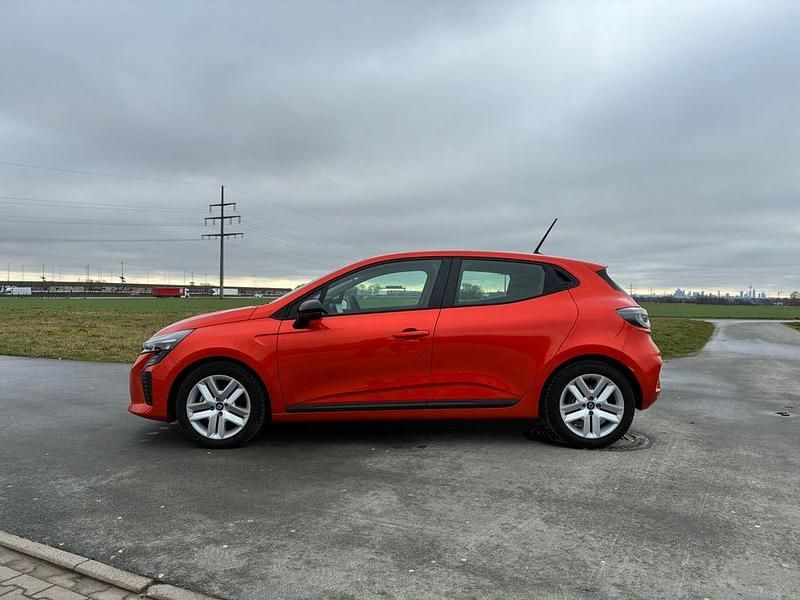 Gebraucht Renault Clio V Evolution 143 PS (105 kW) 2025 Orange Limousine