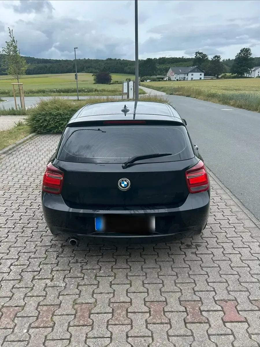 Gebraucht BMW 118 143 PS (105 kW) 2014 Schwarz Kleinwagen