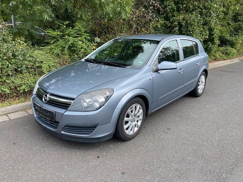 Silber Gebraucht 2006 Opel Astra Basis Limousine | 2.490 € (Guter Preis) - Bild 1/4