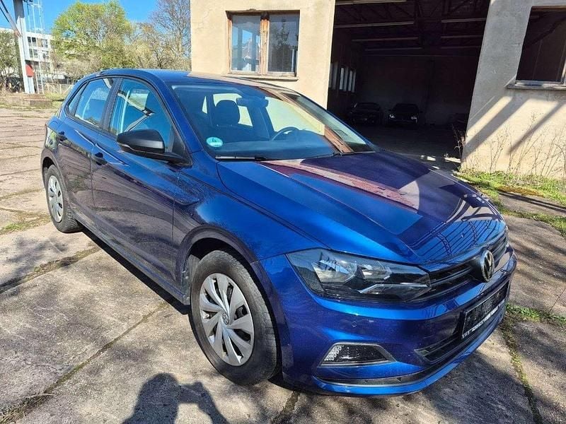 Gebraucht VW Polo Trendline 65 PS (47 kW) 2019 Reef blue metallic Kleinwagen