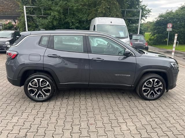 Gebraucht Jeep Compass Altitude 131 PS (96 kW) 2024 Grau SUV