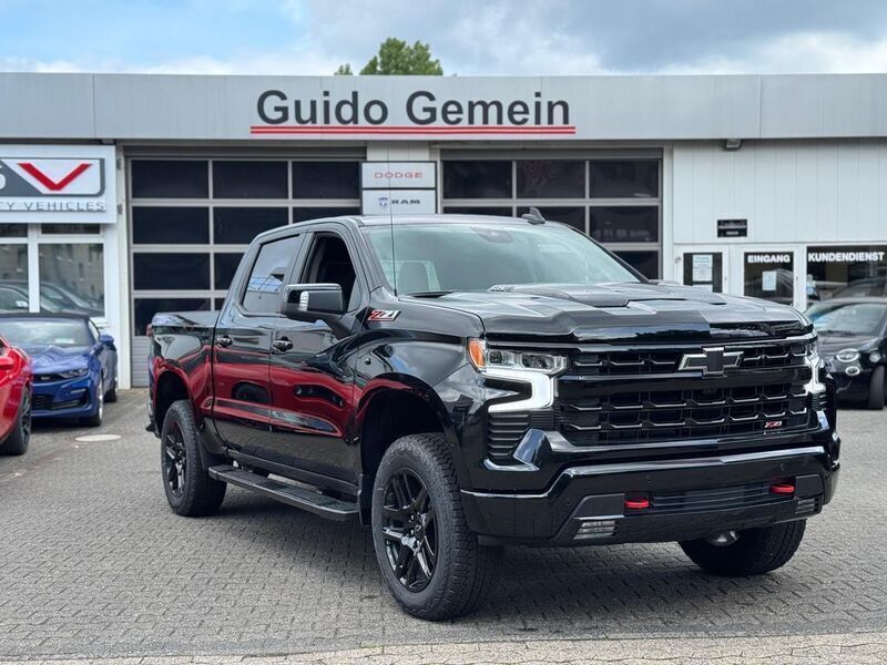 Schwarz Neu 2025 Chevrolet Silverado LT SUV | 82.800 € (Etwas zu teuer) - Bild 1/4