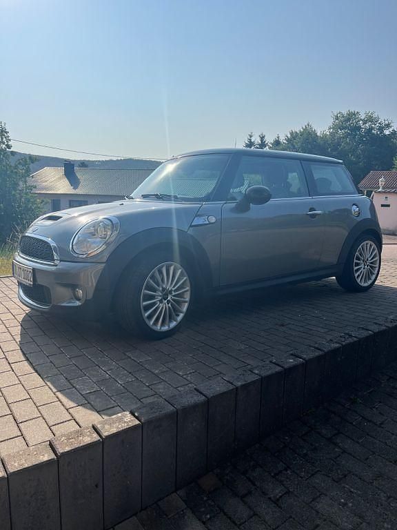 Grau Gebraucht 2007 Mini Cooper S Kleinwagen | 6.000 € (Fairer Preis) - Bild 1/4
