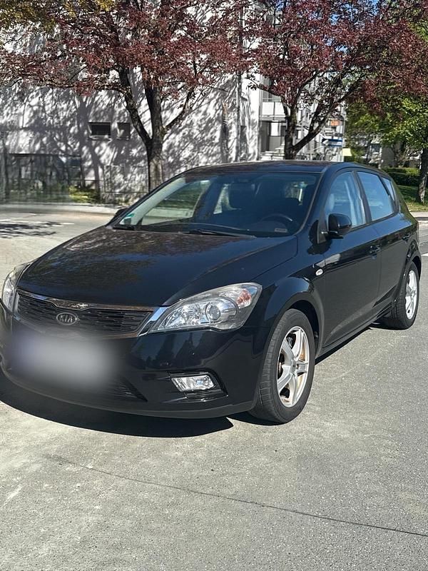 Gebraucht Kia Ceed 109 PS (80 kW) 2009 Schwarz Kleinwagen