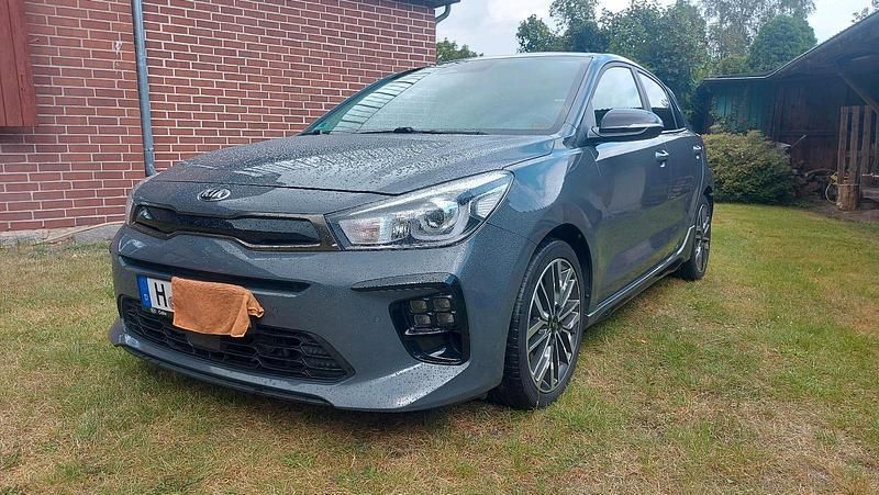 Grau Gebraucht 2020 Kia Rio GT-Line Kleinwagen | 13.000 € (Fairer Preis) - Bild 1/4