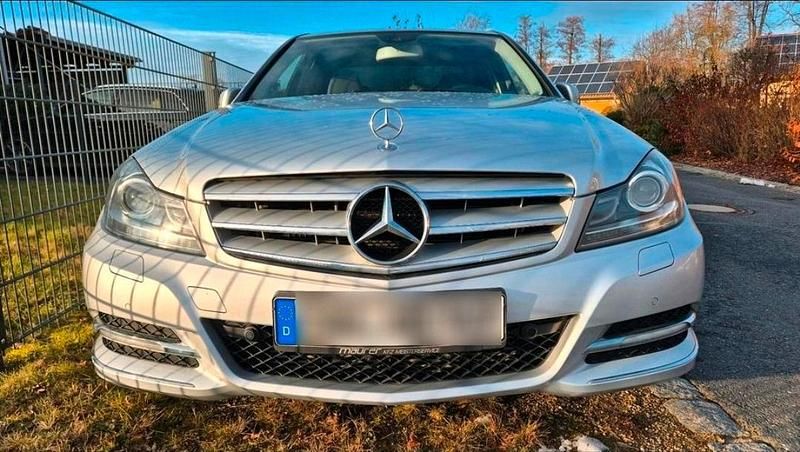 Gebraucht Mercedes C220 170 PS (125 kW) 2012 Silber Limousine