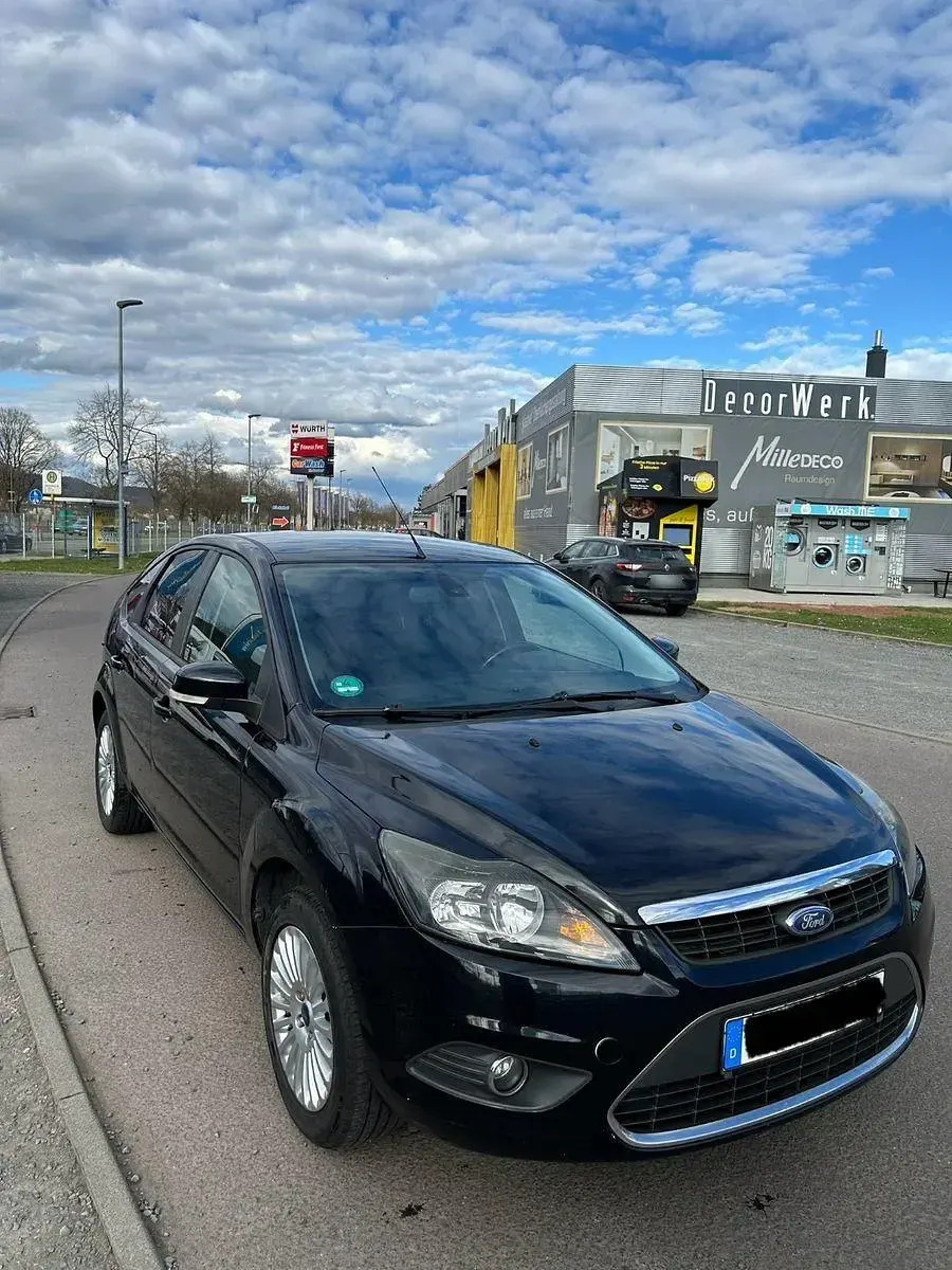 Gebraucht Ford Focus Ghia 116 PS (85 kW) 2008 Schwarz Limousine