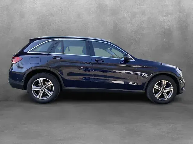 Gebraucht Mercedes GLC200 Exclusive 197 PS (144 kW) 2020 Cavansitblau metallic SUV