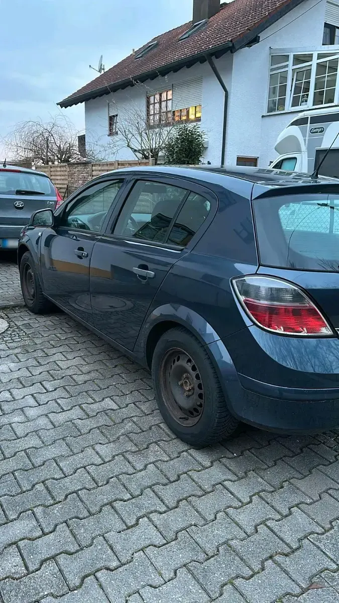 Usata Opel Astra 90 CV (66 kW) 2009 Blu Berlina