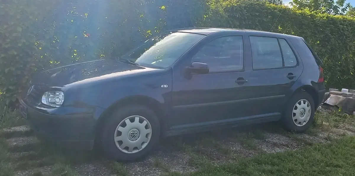Gebraucht VW Golf IV 75 PS (55 kW) 2001 Blau Kleinwagen