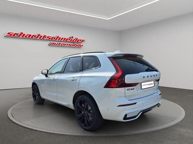 Neu Volvo XC60 Plus 398 PS (292 kW) 2025 Crystal weißperleffekt SUV