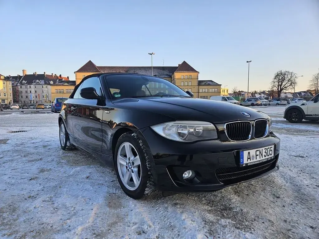 Gebraucht BMW 118 Cabriolet Sport Line 143 PS (105 kW) 2012 Schwarz Cabrio