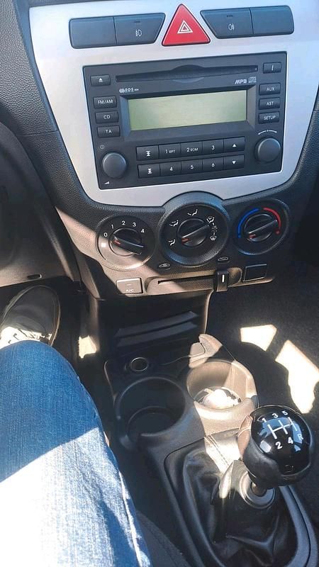 Gebraucht Kia Picanto 65 PS (47 kW) 2010 Schwarz Kleinwagen