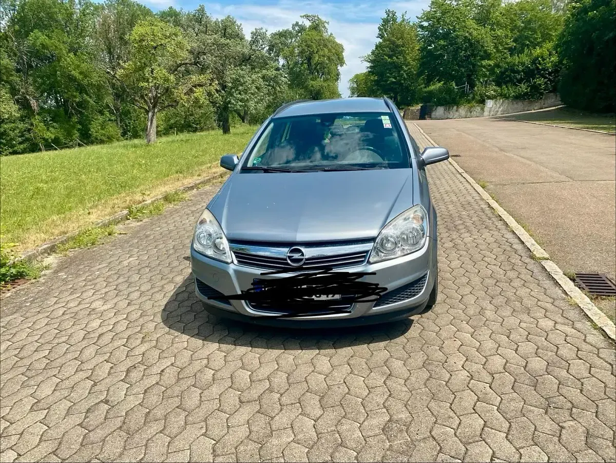 Gebraucht Opel Astra 101 PS (74 kW) 2008 Grau Kombi