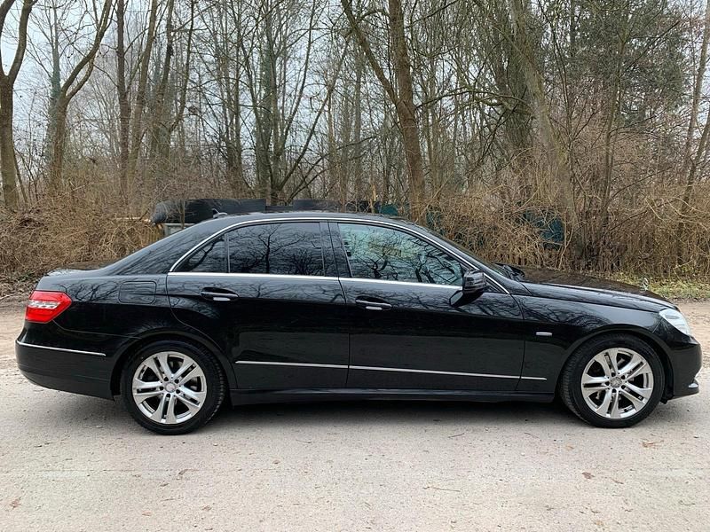 Gebraucht Mercedes E350 231 PS (169 kW) 2010 Schwarz Limousine