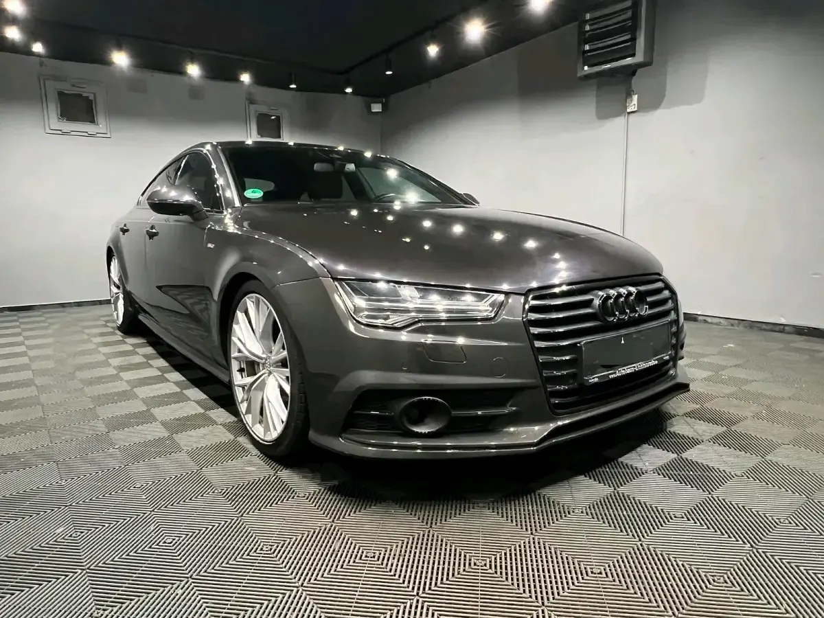 Gebraucht Audi A7 S-Line 217 PS (159 kW) 2015 Grau Kleinwagen