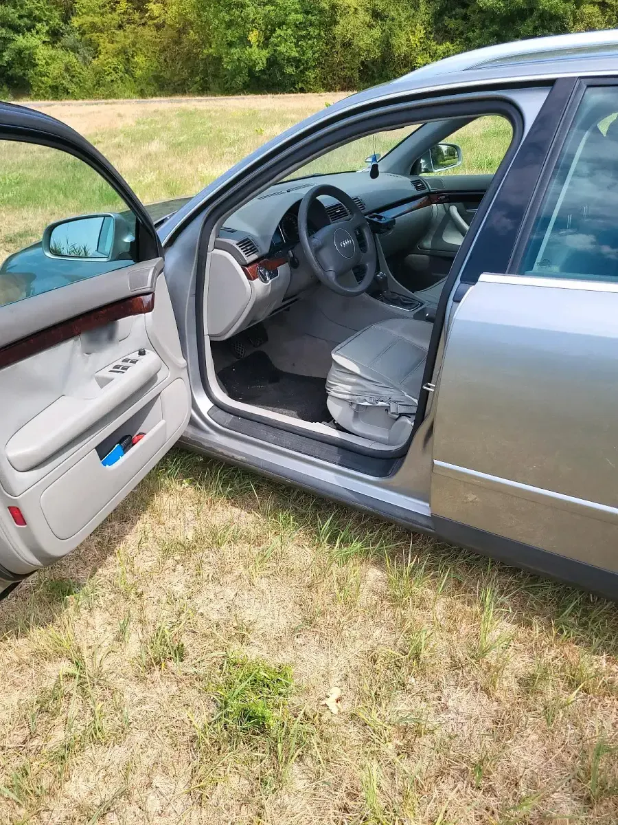Gebraucht Audi A4 131 PS (96 kW) 2001 Grau Kombi