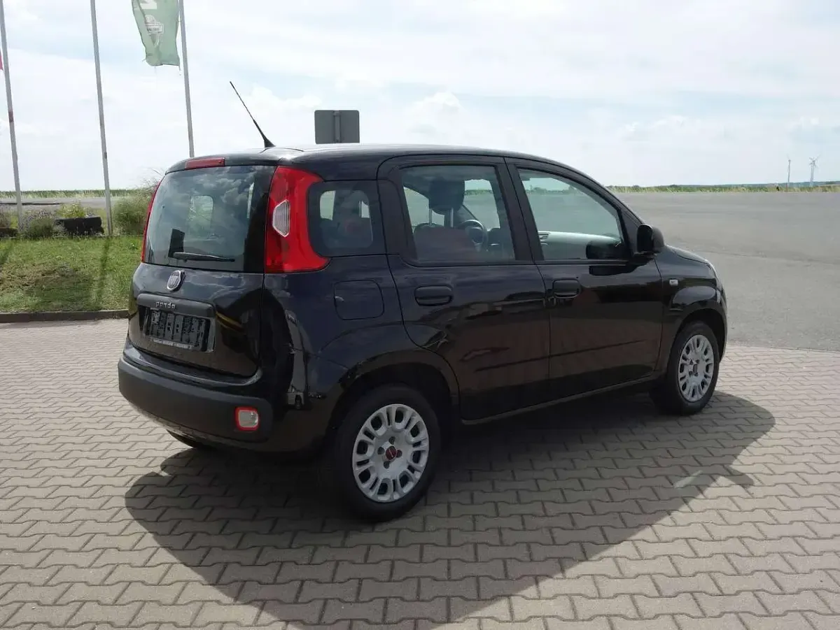 Gebraucht Fiat Panda Easy 69 PS (50 kW) 2016 Cinema schwarz Kleinwagen