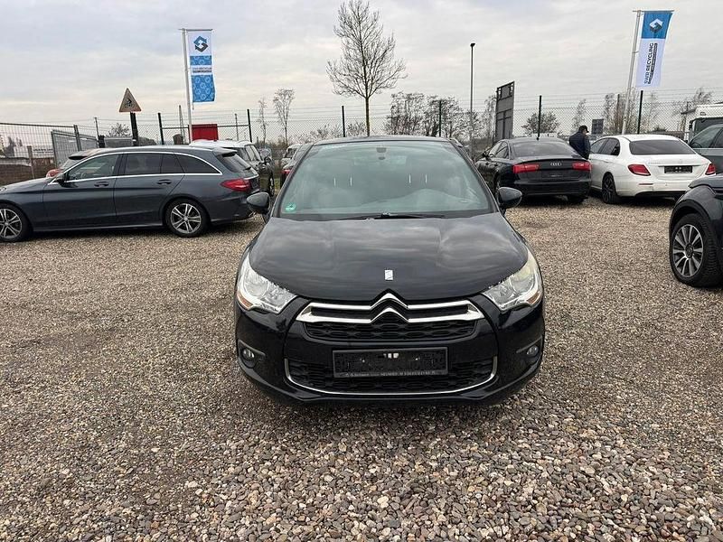 Gebraucht Citroën DS4 Chic 111 PS (81 kW) 2012 Schwarz Kleinwagen