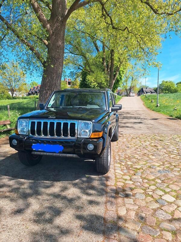 Schwarz Gebraucht 2006 Jeep Commander SUV | 7.850 € (Guter Preis) - Bild 1/4