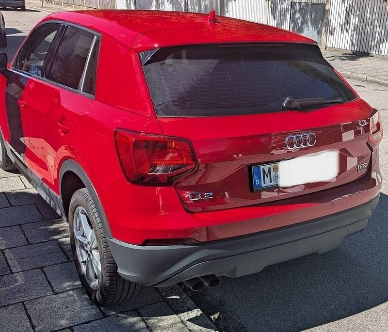 Gebraucht Audi Q2 Basis 190 PS (139 kW) 2018 Rot SUV