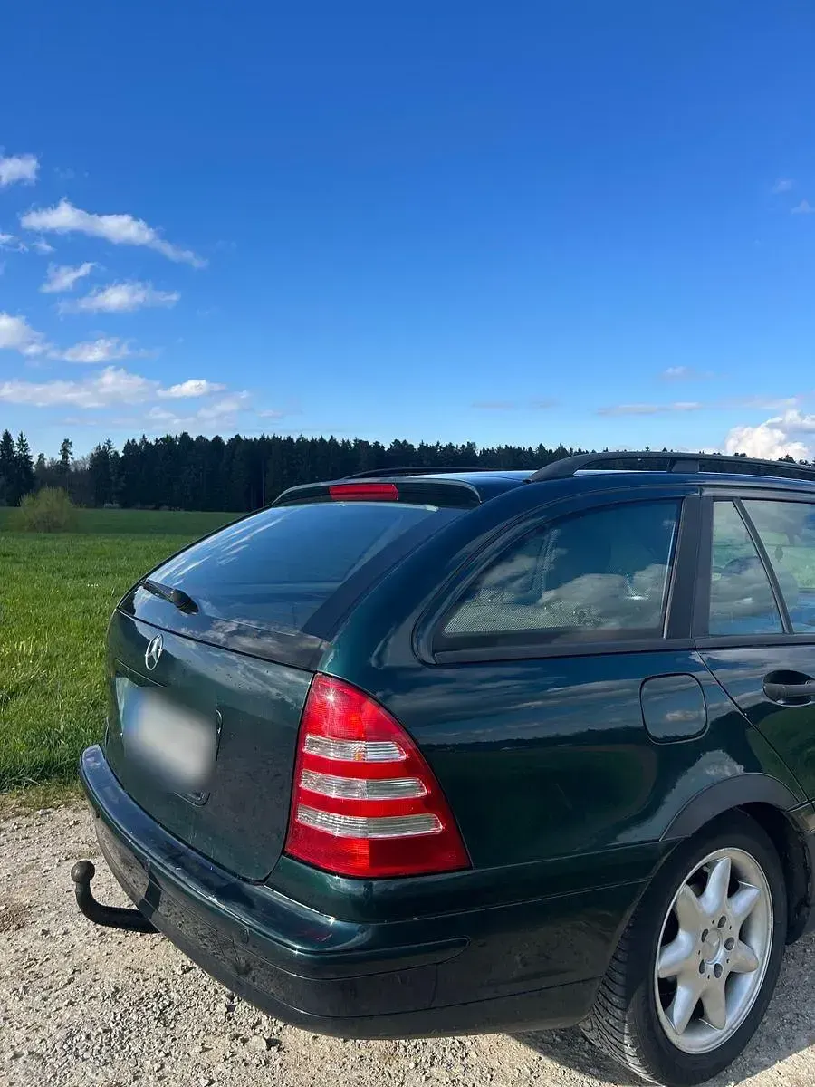 Gebraucht Mercedes 200 116 PS (85 kW) 2001 Grün Kombi