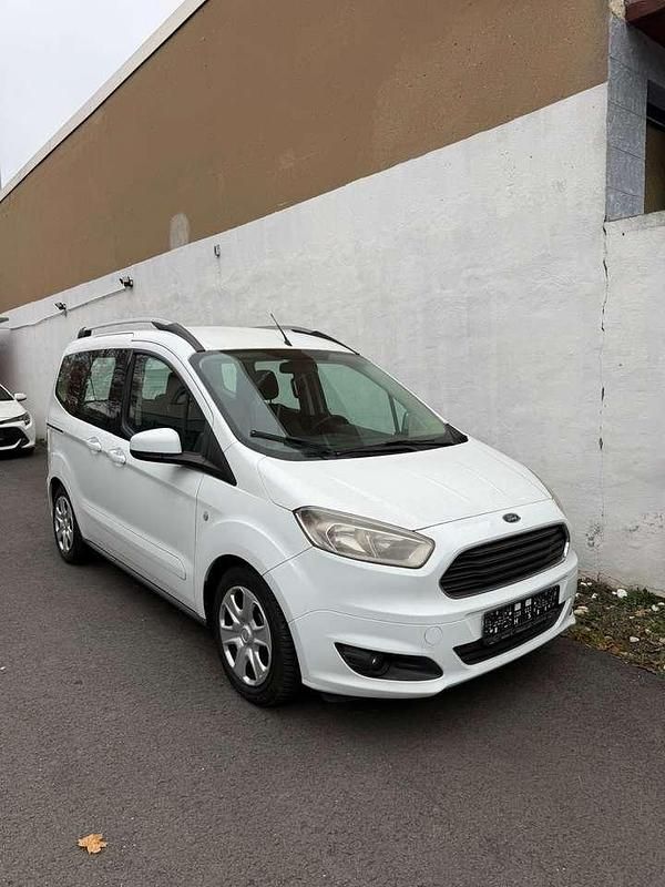 Weiß Gebraucht 2014 Ford Tourneo Courier Van / Kleinbus | 7.500 € - Bild 1/4
