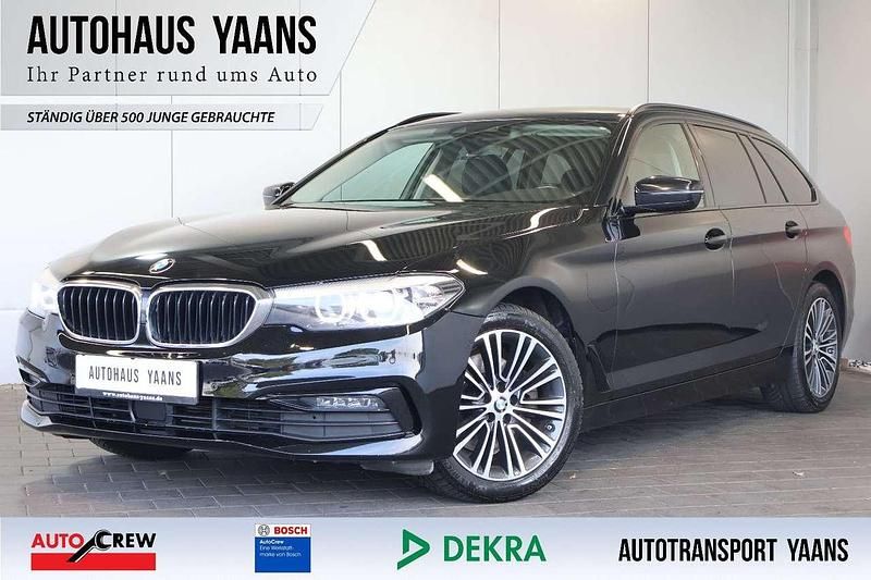Schwarz Gebraucht 2018 BMW 520 Sport Line Kombi | 14.189 € (Superpreis) - Bild 1/4