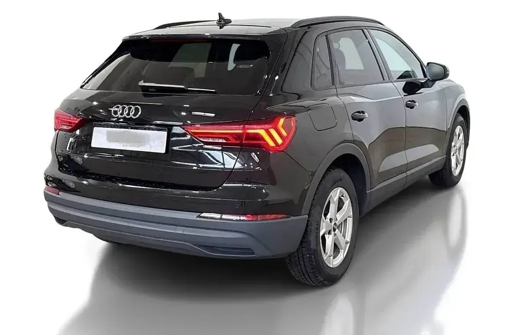 Gebraucht Audi Q3 Ambiente 243 PS (178 kW) 2023 Schwarz SUV