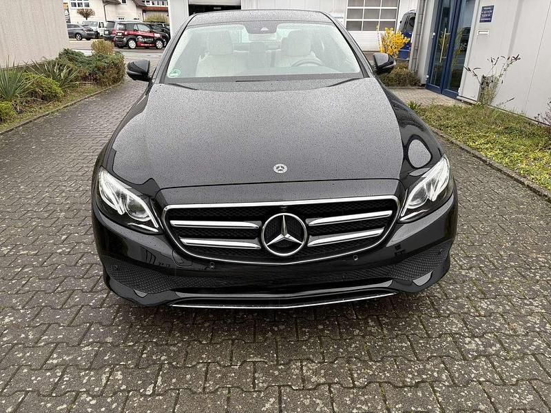 Gebraucht Mercedes E200 160 PS (117 kW) 2019 Schwarz Limousine