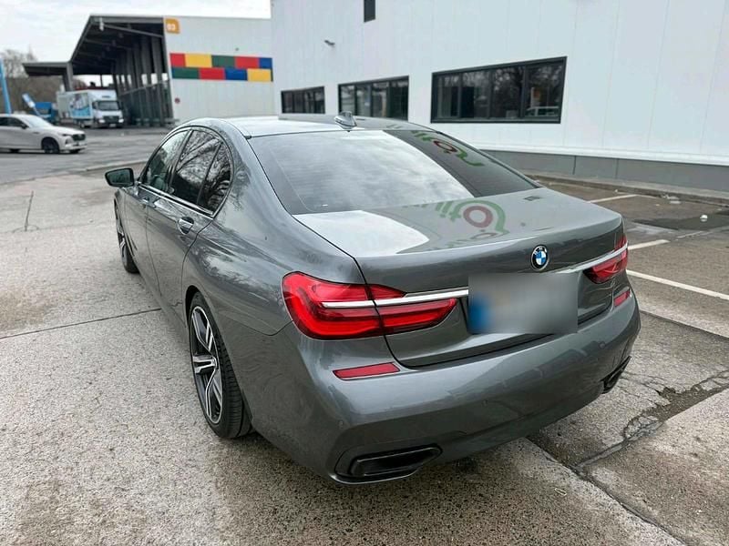 Gebraucht BMW 730 M Sport 265 PS (194 kW) 2016 Grau Limousine