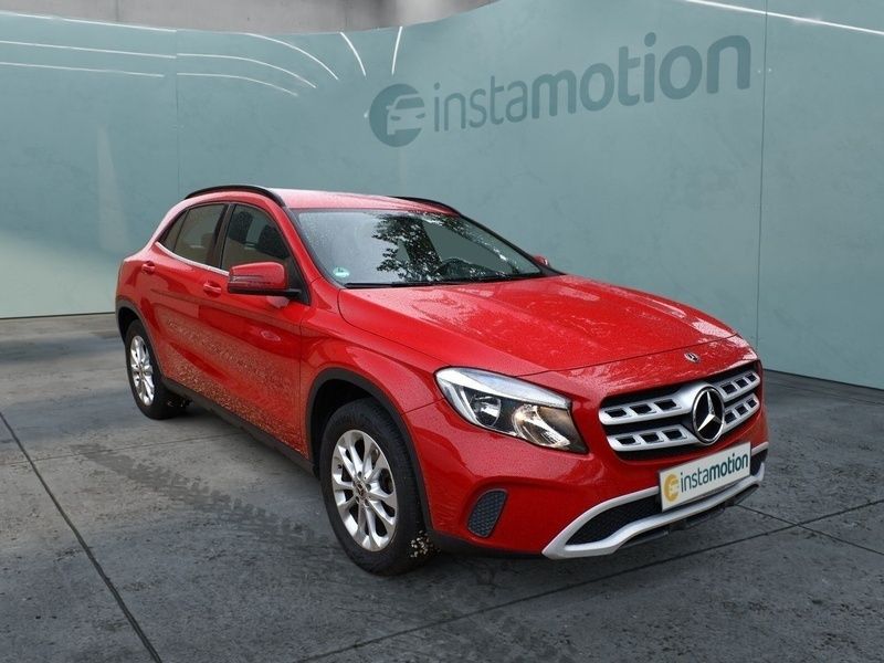 Gebraucht Mercedes GLA200 Style 156 PS (114 kW) 2018 Rot SUV