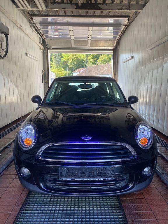 Schwarz Gebraucht 2010 Mini One D Kleinwagen | 3.250 € (Fairer Preis) - Bild 1/4