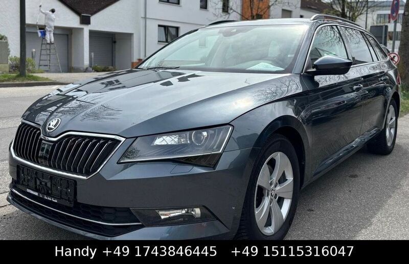 Grau Gebraucht 2015 Skoda Superb Kombi | 12.990 € (Superpreis) - Bild 1/4