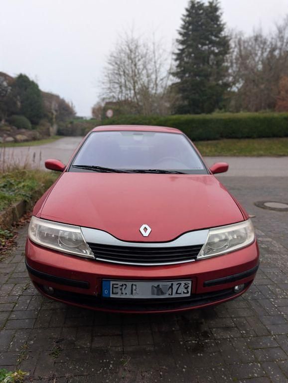 Rot Gebraucht 2003 Renault Laguna II Limousine | 2.250 € (Etwas zu teuer) - Bild 1/4