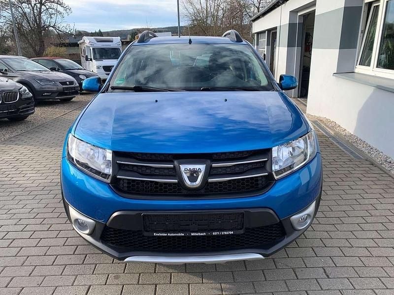 Gebraucht Dacia Sandero Prestige 90 PS (66 kW) 2014 Blau Kleinwagen